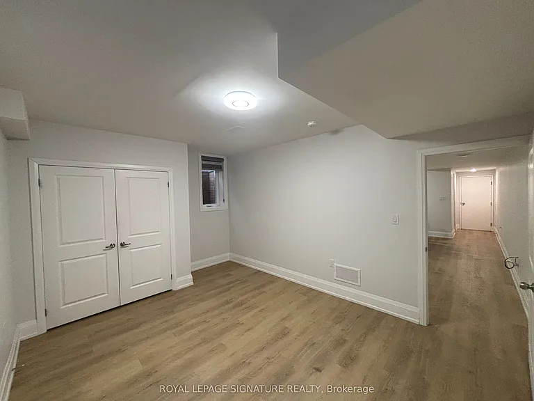 897 4th St #BASEMENT — Photo 11