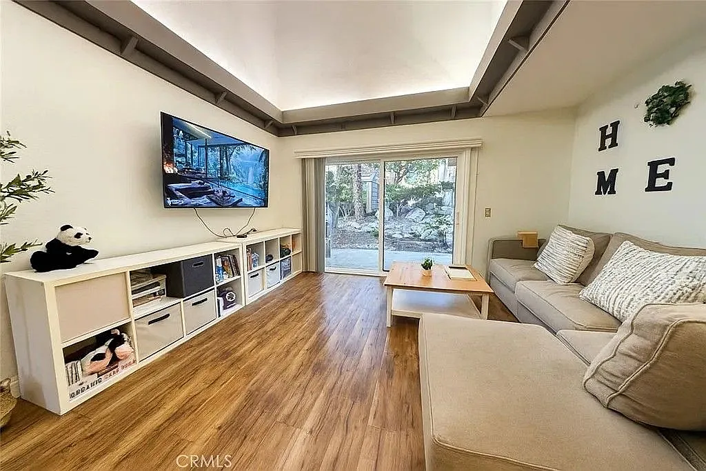 2 bed, 3.0 bath, 1150 sqft, $3,500 — Photo 4
