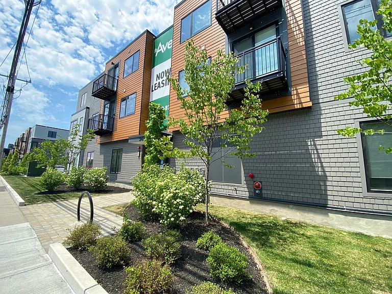 345 Pleasant St #9 — Photo 11