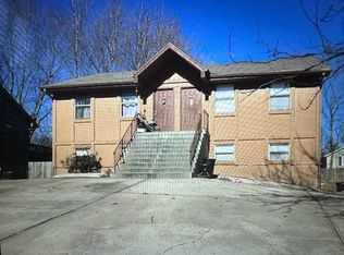 8608 NW 83rd St #D, Kansas City, MO 64152
