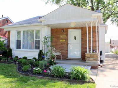 7687 Cortland Ave, Allen Park, MI, 48101