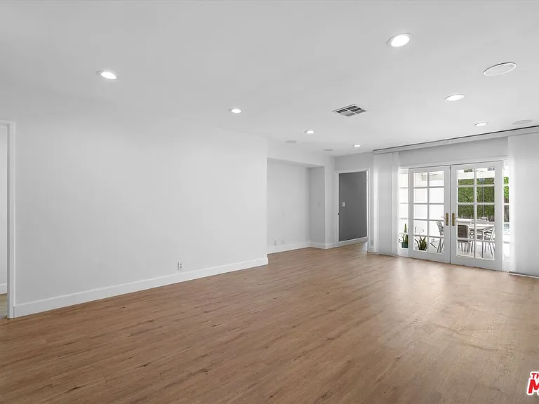 2809 S Canfield Ave — Photo 17