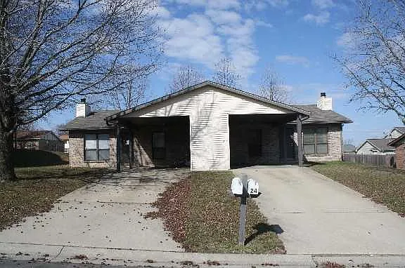 22 Twin Oaks Dr photo 1
