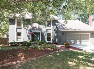 9308 W 111th Ter, Overland Park, KS 66210