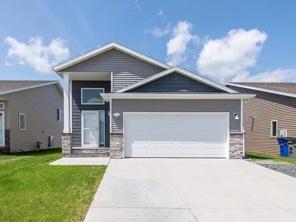 4533 18th St S, Moorhead, MN 56560