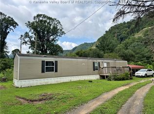 81 Apricot Aly, Lyburn, WV 25632