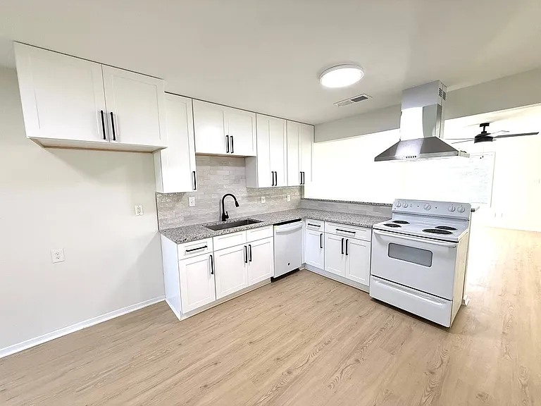 1401 Arvel Cir — Photo 10