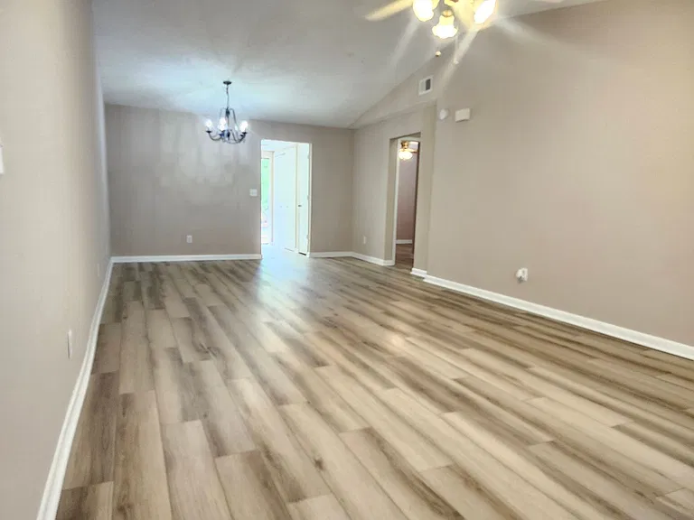 19136 Miami Blvd — Photo 15