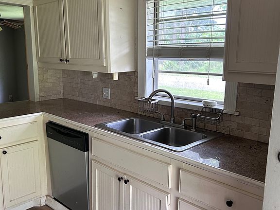 4th image of 1330 Palmetto Rd