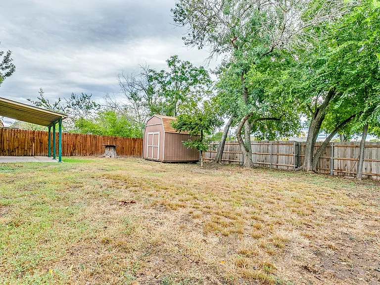 13226 Chesterton Dr — Photo 25