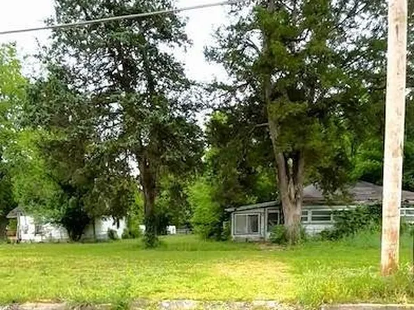 408 E Osage Ave, Nowata, OK 74048