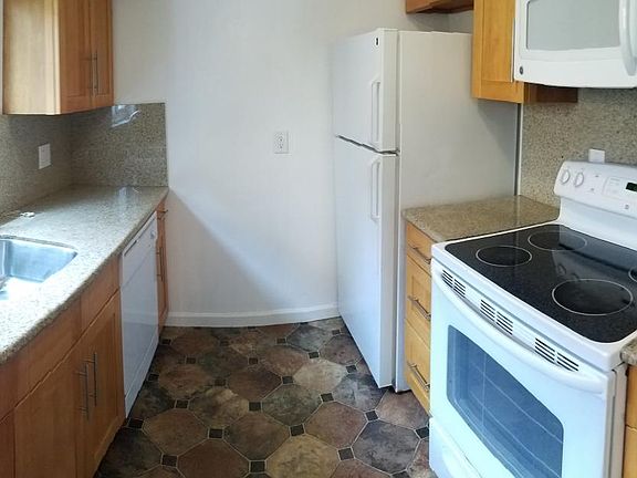 5th image of 1114 Village Dr #23