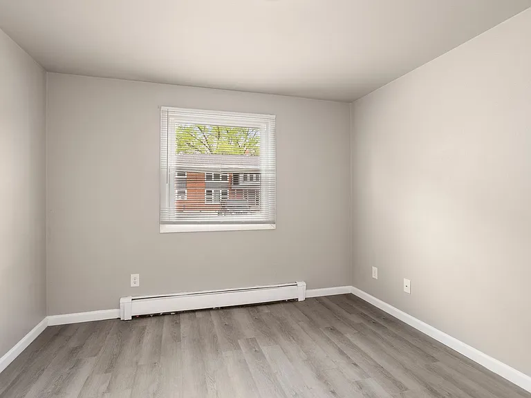 2025 Eastman Ave — Photo 10