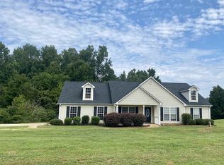 550 Cherokee Cir, Rutledge, GA 30663