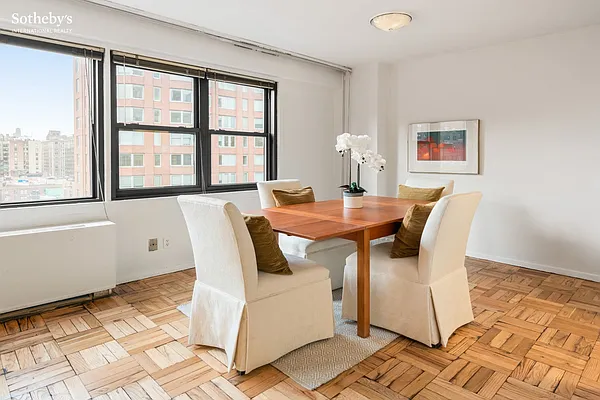 Sold by Sotheby's International Realty | media 11