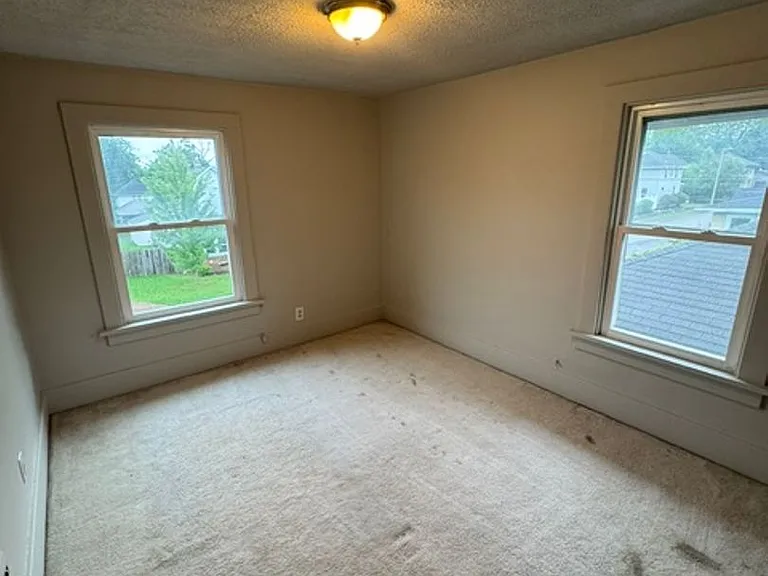 1031 Shore Dr — Photo 6