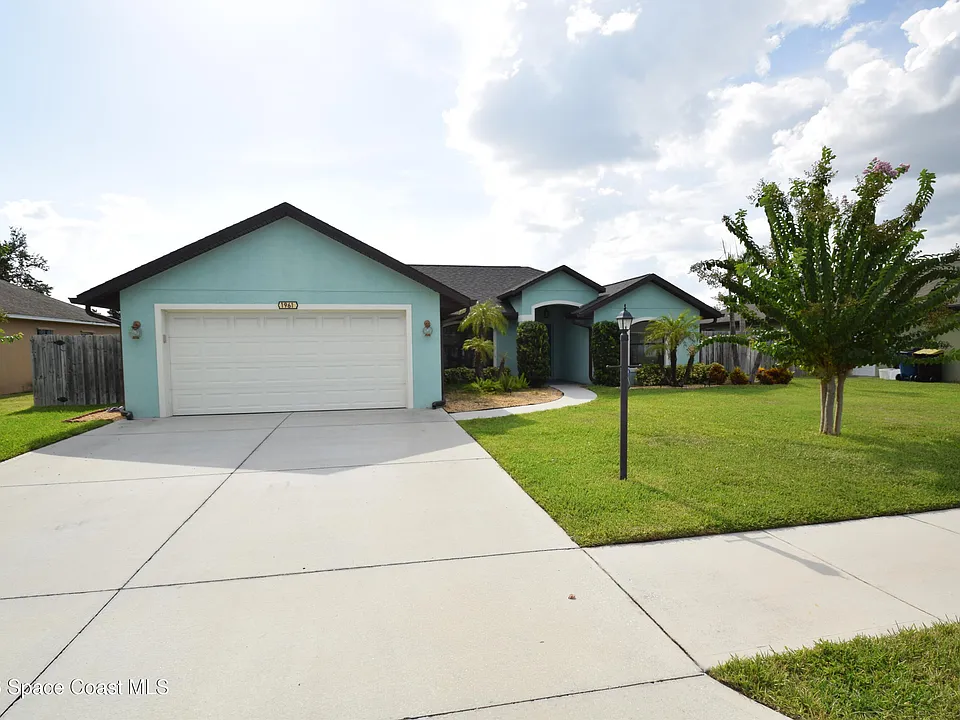 1961 Gloria Cir NE