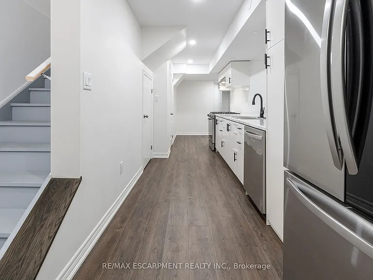 22 Whithorn Cres #LOWER — Photo 4