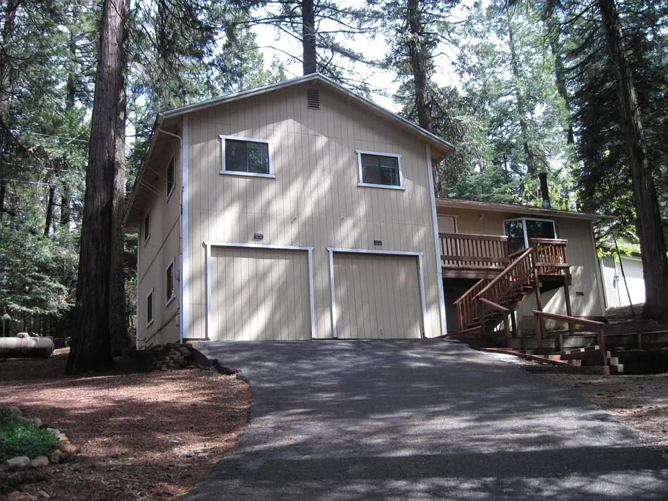 3125 Darby Ln