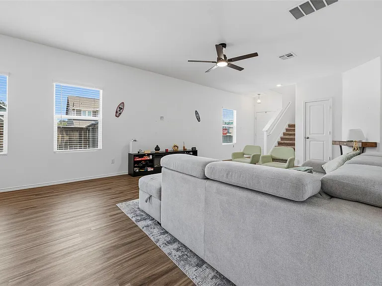 100 Wind Flower Ln — Photo 8