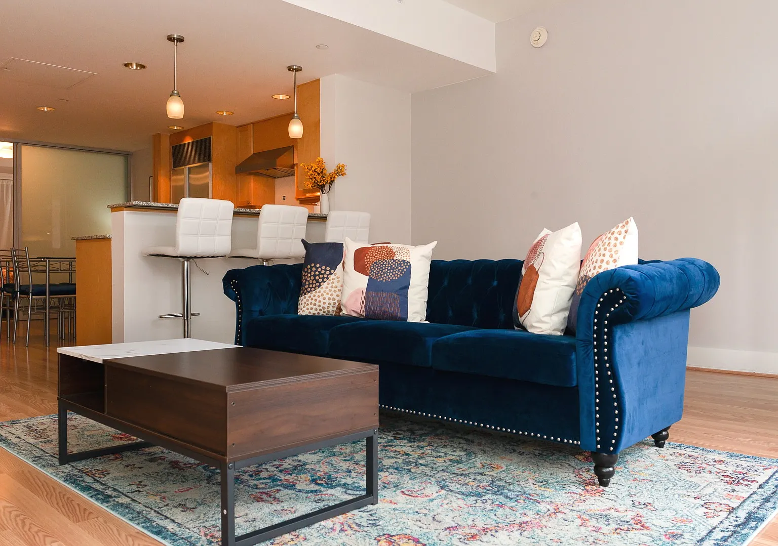 1 bed, 710 sqft, $2,500 — Photo 4
