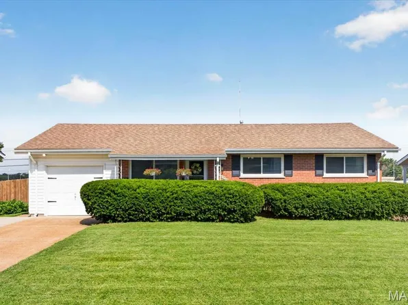 10120 Mullally Dr, Saint Louis, MO 63123