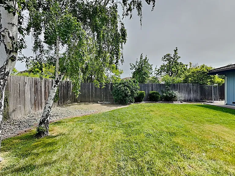 6830 Harmon Dr — Photo 24