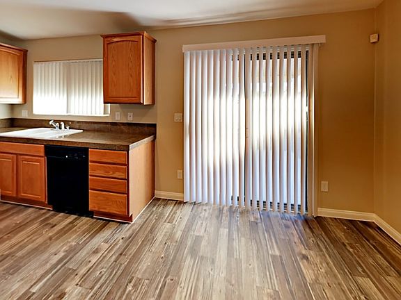 3rd image of 5623 Tropic Breeze St