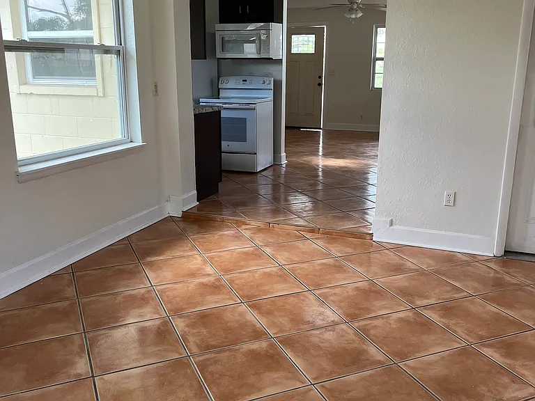 60 Circle Dr — Photo 9