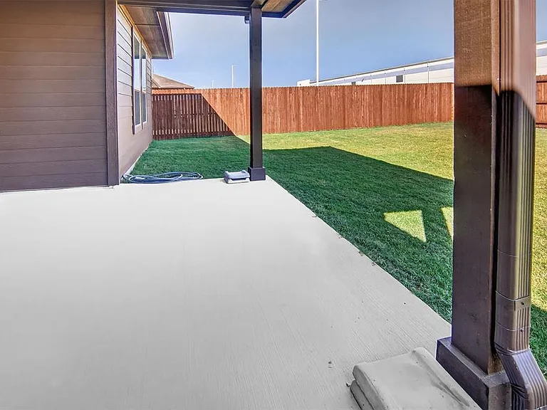 15536 Halstead Ln — Photo 12