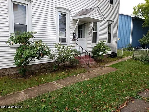 2 bed, 1300 sqft, $1,100 — Photo 1