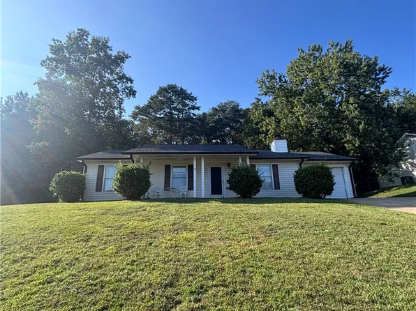 34 Shore Dr, Greenville, SC 29611