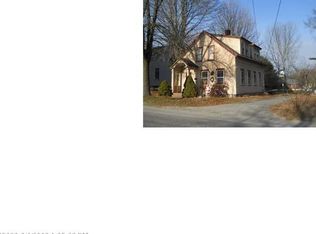 31 Pleasant St, Mechanic Falls, ME 04256