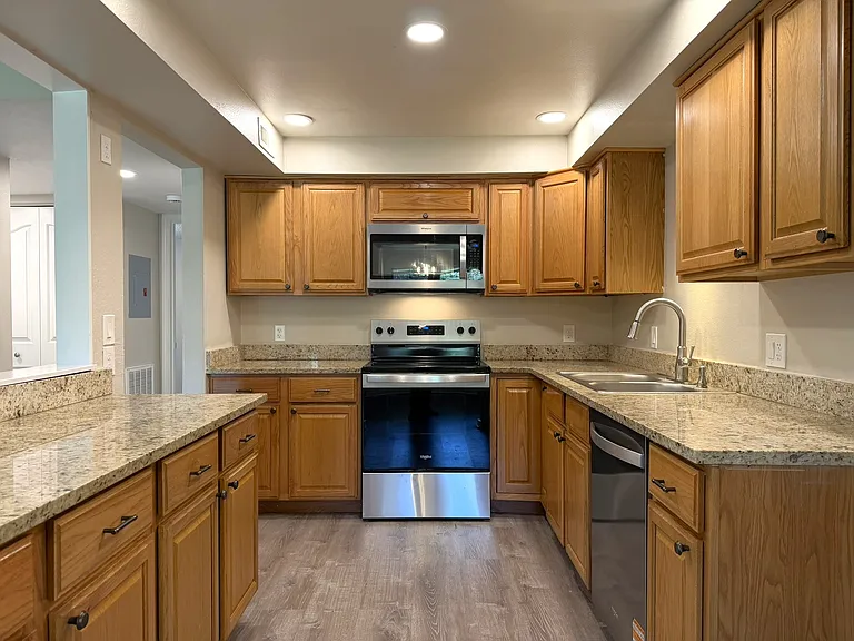 3585 S Gekeler Ln #121 — Photo 8