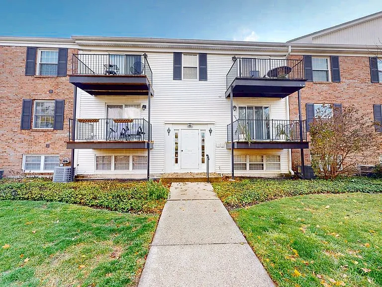 5285 Portland St #104 — Photo 3