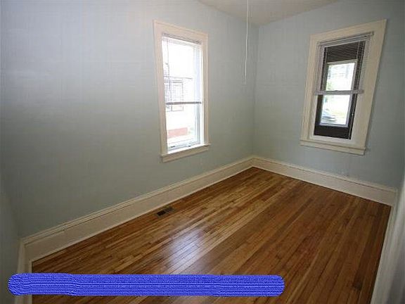 5th image of 2614 University Ave NE Unit 1