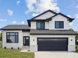 219 Eversull Ln, Iowa City, IA 52245