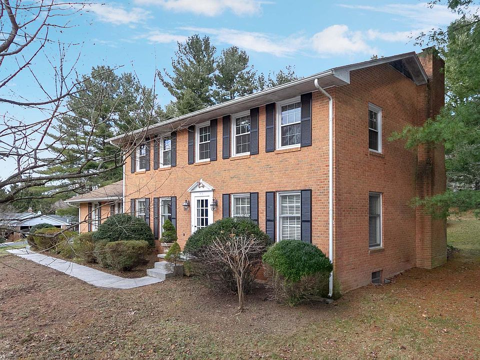 1st image of 416 Patrick Henry Dr