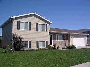 54 La Platte Rd, Kearney, NE 68845