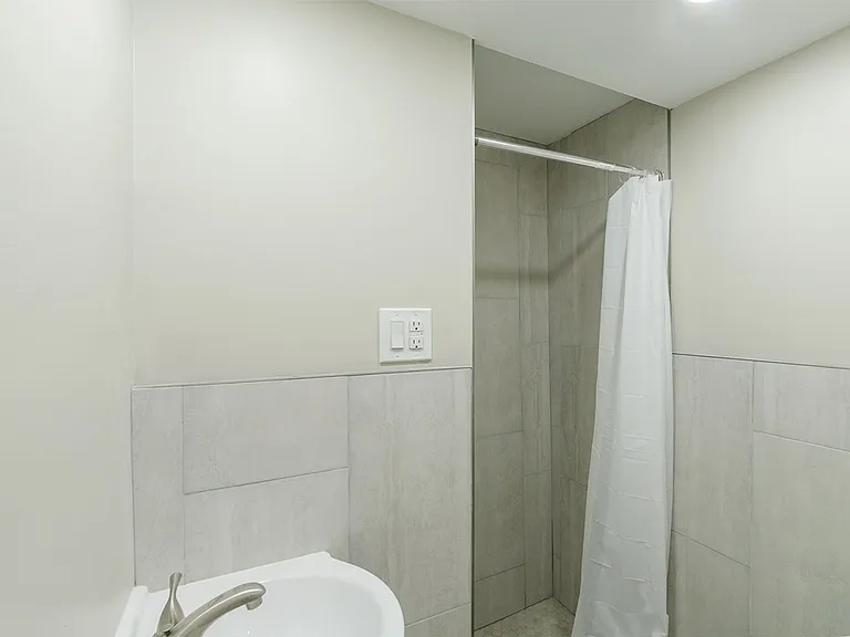 1126 E Passyunk Ave — Photo 5