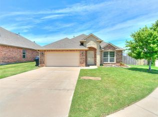 10809 NW 118th Pl, Yukon, OK 73099