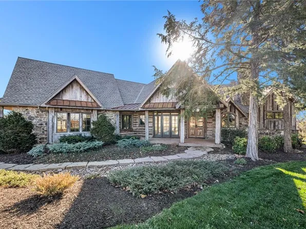 27031 W 73rd St, Shawnee, KS 66227
