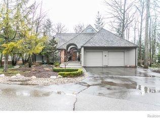 55 Scenic Oaks, Bloomfield Hills, MI 48304