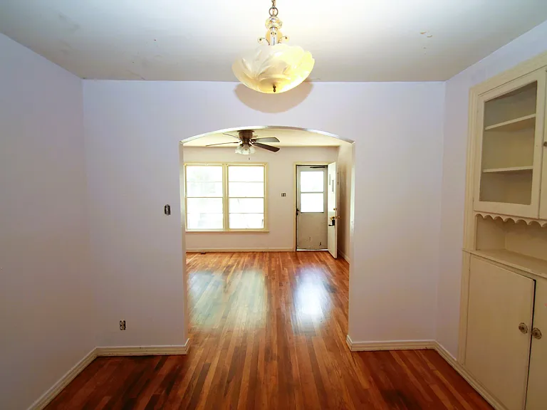 808 Emery St — Photo 8
