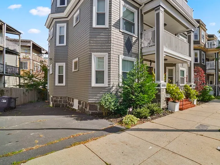 472 Talbot Ave #3 — Photo 9