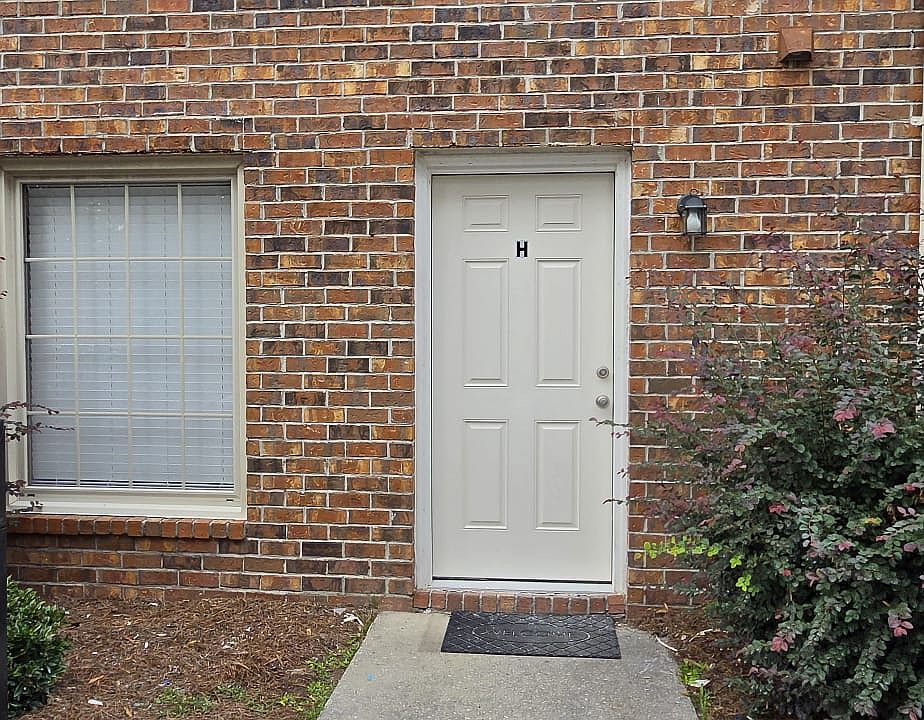 1st image of 731 Coventry Ln APT H