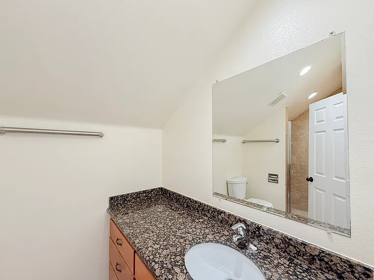 1725 S Maple St #1 — Photo 7