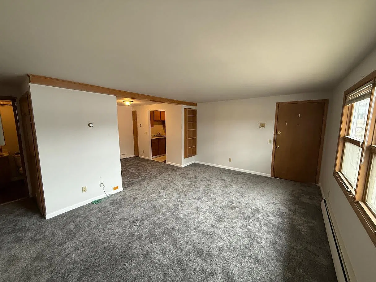 2 bed, 850 sqft, $1,200 — Photo 2