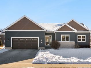108 Drumlin Cir, Oregon, WI 53575