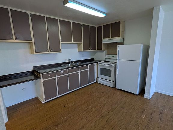 2nd image of 1400 Kingston St #8